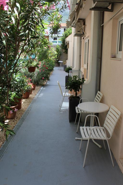 מאקרסקה Apartments Petric מראה חיצוני תמונה