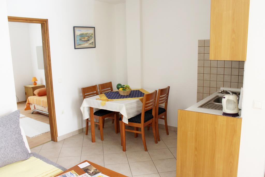 מאקרסקה Apartments Petric מראה חיצוני תמונה